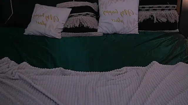 IceDanielles online show from 11.04.25