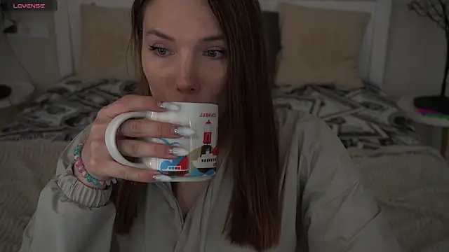 IceDanielles online show from 11.09.25