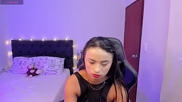 Snapshot of evelyn_23 chatting on 03.15.25 evelyn 23 online show from 03.15.25