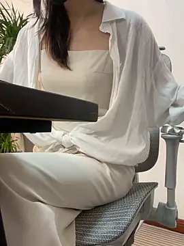 Snapshot of Annabody chatting on 12.19.25 Annabody online show from 12.19.25