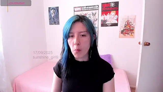 Snapshot of sunshine_girl9 chatting on 09.17.25 sunshine girl9 online show from 09.17.25