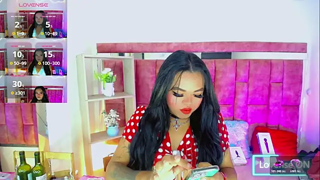 Snapshot of KayleighDreams_ chatting on 06.10.26 KayleighDreams online show from 06.10.26