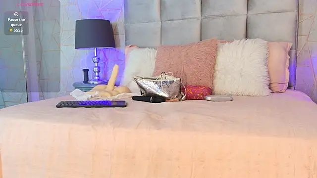 emily parkerr online show from 04.22.26