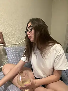 BeatriceTender online show from 03.13.25