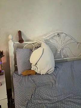 BeatriceTender online show from 12.16.25