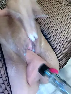 Snapshot of Sexycouplexxx69 chatting on 03.04.25 Sexycouplexxx69 online show from 03.04.25