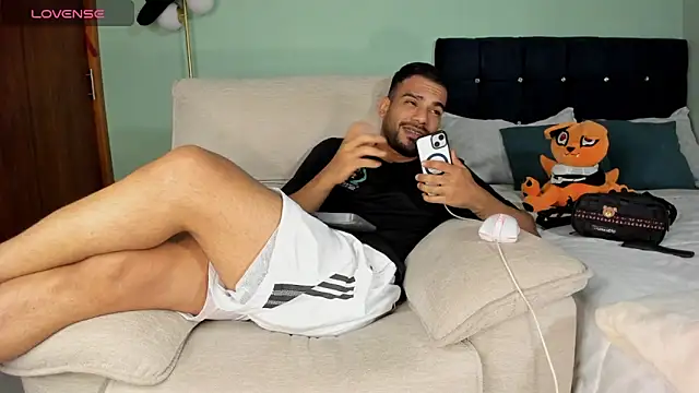 Neganhot  online show from 11.12.25