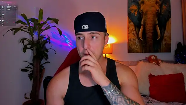 Snapshot of liam_oficial02 chatting on 03.01.25 liam oficial02 online show from 03.01.25