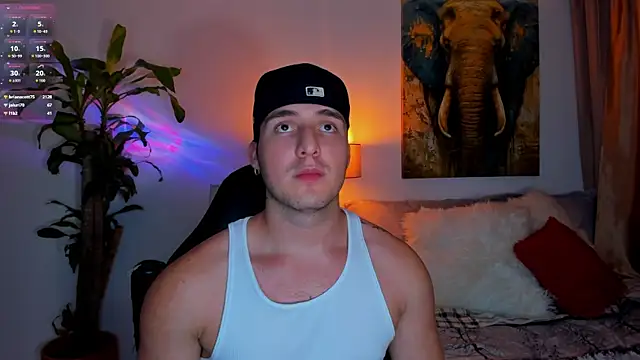 Snapshot of liam_oficial02 chatting on 03.18.25 liam oficial02 online show from 03.18.25