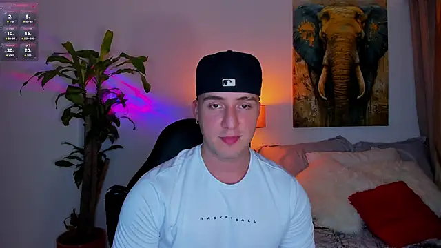 Snapshot of liam_oficial02 chatting on 03.20.25 liam oficial02 online show from 03.20.25