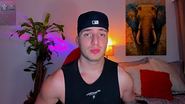 Snapshot of liam_oficial02 chatting on 03.22.25 liam oficial02 online show from 03.22.25