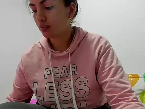 Snapshot of SamanthaBeke chatting on 04.25.26 SamanthaBeke online show from 04.25.26
