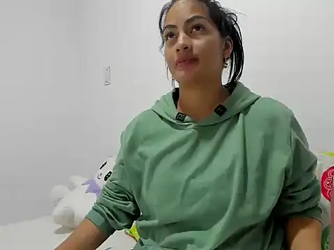 Snapshot of SamanthaBeke chatting on 04.26.26 SamanthaBeke online show from 04.26.26