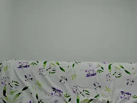 Snapshot of SamanthaBeke chatting on 04.29.26 SamanthaBeke online show from 04.29.26