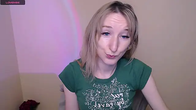 Snapshot of AmandaSell chatting on 06.15.26 AmandaSell online show from 06.15.26