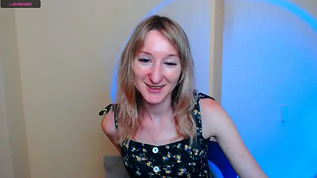 Snapshot of AmandaSell chatting on 06.30.26 AmandaSell online show from 06.30.26