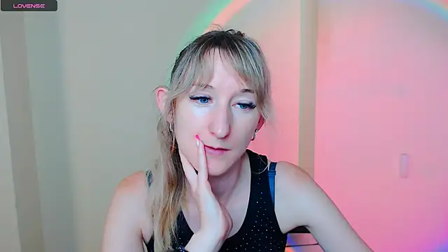 Snapshot of AmandaSell chatting on 07.14.26 AmandaSell online show from 07.14.26