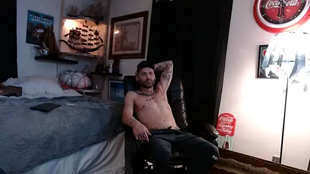 Snapshot of ShiaWay chatting on 02.08.25 ShiaWay online show from 02.08.25