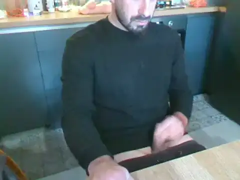 Snapshot of giorgakaci69 chatting on 12.02.24 giorgakaci69 online show from 12.02.24