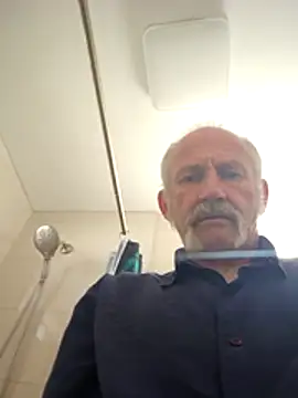 Snapshot of den-rock4u chatting on 03.29.26 den-rock4u online show from 03.29.26