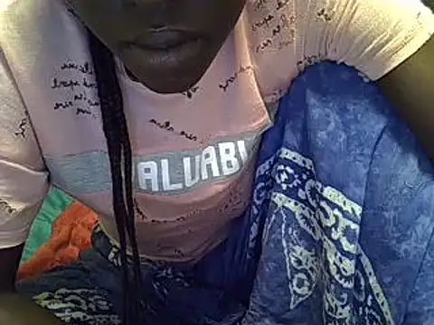 Snapshot of heather_savage chatting on 02.13.25 heather savage online show from 02.13.25