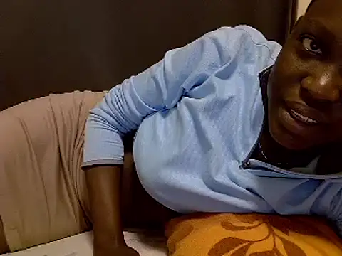 Snapshot of heather_savage chatting on 02.20.25 heather savage online show from 02.20.25