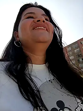 Snapshot of Julieta-tits chatting on 12.15.24 Julieta-tits online show from 12.15.24