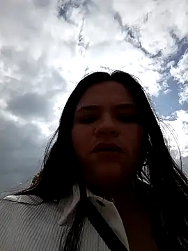 Snapshot of Julieta-tits chatting on 12.17.24 Julieta-tits online show from 12.17.24