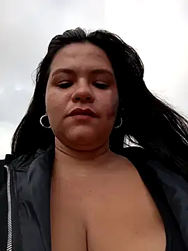 Snapshot of Julieta-tits chatting on 01.10.25 Julieta-tits online show from 01.10.25