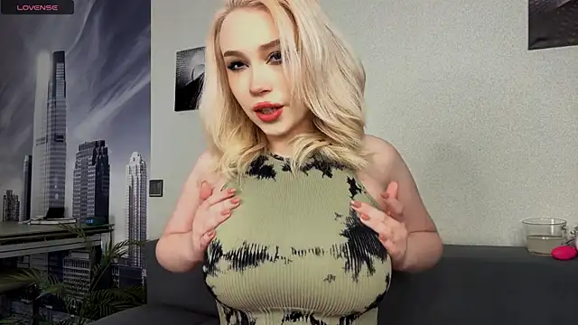 Snapshot of AsteriaHamel chatting on 01.18.26 AsteriaHamel online show from 01.18.26