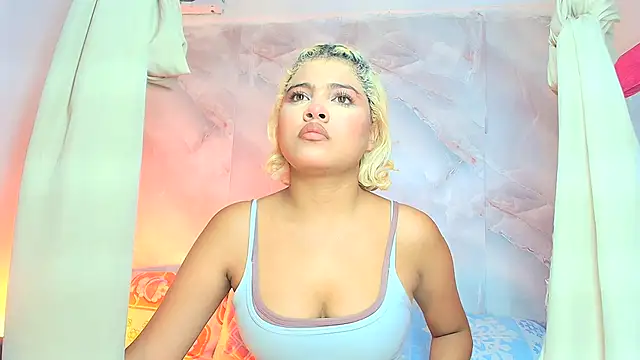 Snapshot of sofiacastillo01 chatting on 07.17.26 sofiacastillo01 online show from 07.17.26