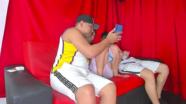 Snapshot of Extreme_Team8 chatting on 01.10.25 Extreme Team8 online show from 01.10.25