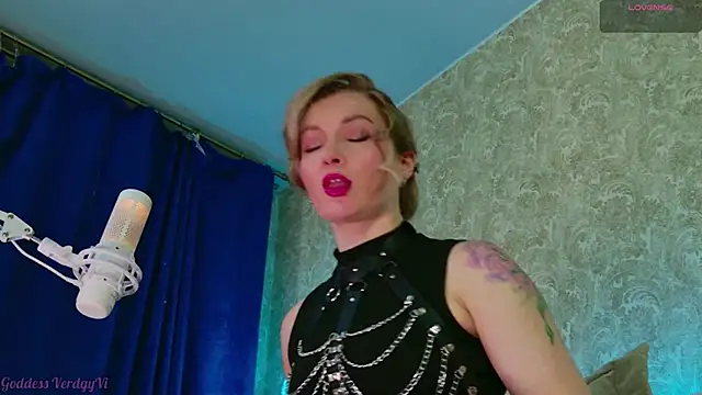 Snapshot of VerdgyMiller chatting on 11.30.25 VerdgyMiller online show from 11.30.25