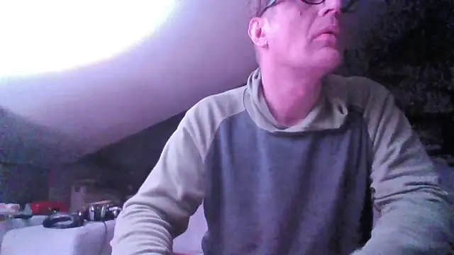 Bigthroaterboy online show from 10.26.25