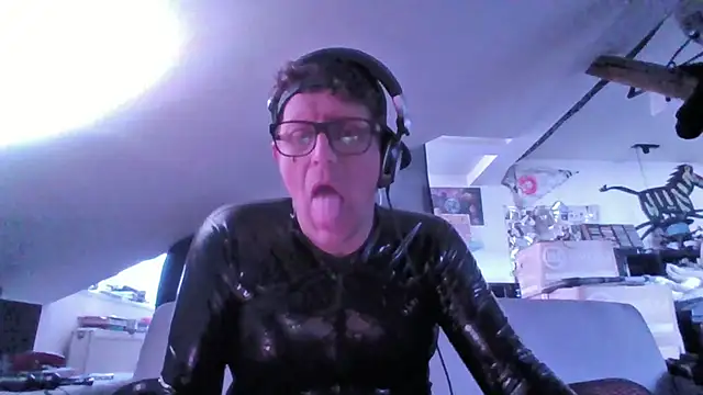 Bigthroaterboy online show from 10.30.25