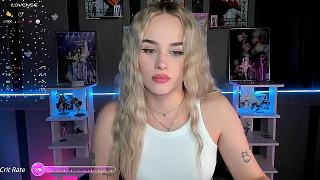 Snapshot of Ellen_Soft chatting on 12.20.24 Ellen Soft online show from 12.20.24