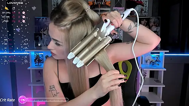 Snapshot of Ellen_Soft chatting on 01.19.25 Ellen Soft online show from 01.19.25