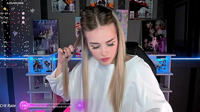 Snapshot of Ellen_Soft chatting on 03.19.25 Ellen Soft online show from 03.19.25