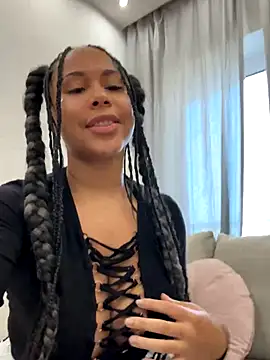 Snapshot of HaileyDiana chatting on 12.18.25 HaileyDiana online show from 12.18.25