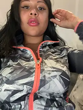 Snapshot of HaileyDiana chatting on 04.21.26 HaileyDiana online show from 04.21.26