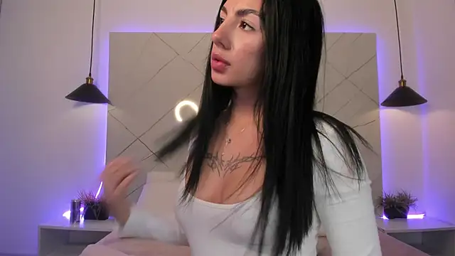 Snapshot of ANTONELLA__ROUSE_ chatting on 04.26.26 ANTONELLA ROUSE online show from 04.26.26