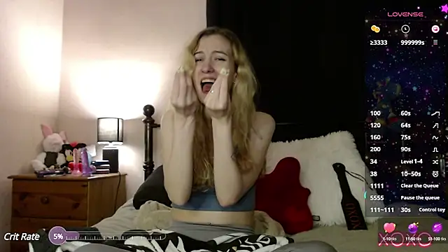 Snapshot of EllieeRose chatting on 01.18.25 EllieeRose online show from 01.18.25
