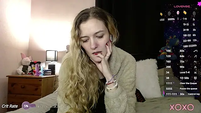 Snapshot of EllieeRose chatting on 02.23.25 EllieeRose online show from 02.23.25