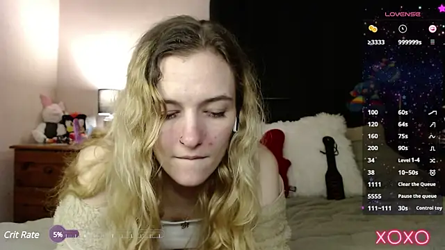 Snapshot of EllieeRose chatting on 03.08.25 EllieeRose online show from 03.08.25