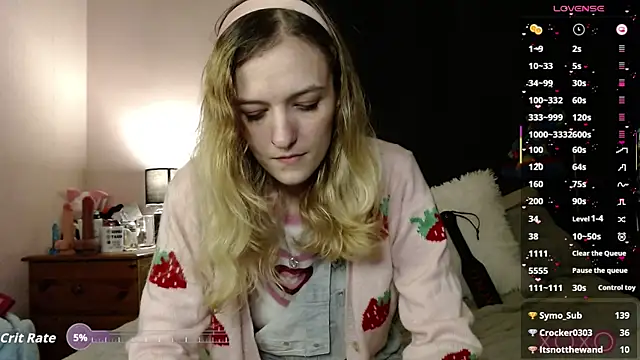 Snapshot of EllieeRose chatting on 09.20.25 EllieeRose online show from 09.20.25