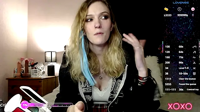 Snapshot of EllieeRose chatting on 10.05.25 EllieeRose online show from 10.05.25