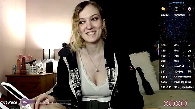 Snapshot of EllieeRose chatting on 10.10.25 EllieeRose online show from 10.10.25