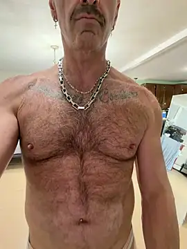 Snapshot of DaddySnowXX chatting on 04.25.26 DaddySnowXX online show from 04.25.26