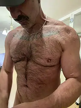 Snapshot of DaddySnowXX chatting on 05.04.26 DaddySnowXX online show from 05.04.26
