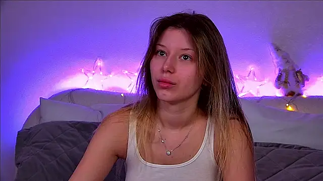 Snapshot of LiliaBianka chatting on 12.29.24 LiliaBianka online show from 12.29.24